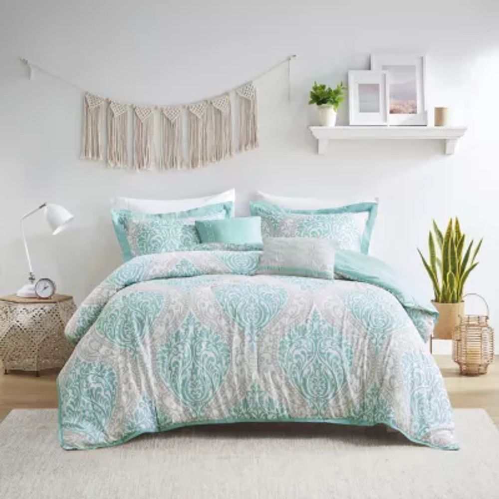 Intelligent Design Lilly Comforter Set with decorative pillows