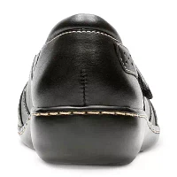 Clarks Womens Ashland Spin Q Closed Toe Slip-On Shoe