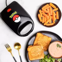 Uncanny Brands Pokémon Poké Ball Single Grilled Cheese Sandwich Maker - Pokémon Kitchen Appliance