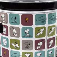 Uncanny Brands Peanuts 2 Quart Slow Cooker- Snoopy & Woodstock Appliance