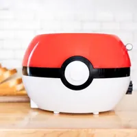 Uncanny Brands Pokemon Pokeball Halo Toaster – Toasts a Pokeball On Your Bread