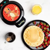 Uncanny Brands Pokémon Charmander Waffle Maker - Make Bounty Charmander Waffles -  Kitchen Appliance