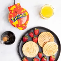 Uncanny Brands Pokémon Pikachu Mini Waffle Maker - Pokémon Kitchen Appliance