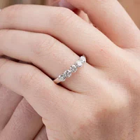 Floating Diamonds (F / Vs2) 3.5MM 1 CT. T.W. Lab Grown White Diamond 14K Gold 5-Stone Anniversary Band