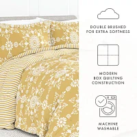 Casual Comfort Daisy Medallion Reversible Down-Alternative Comforter
