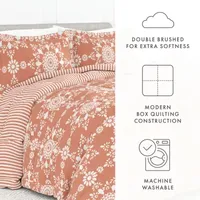 Casual Comfort Daisy Medallion Reversible Down-Alternative Comforter