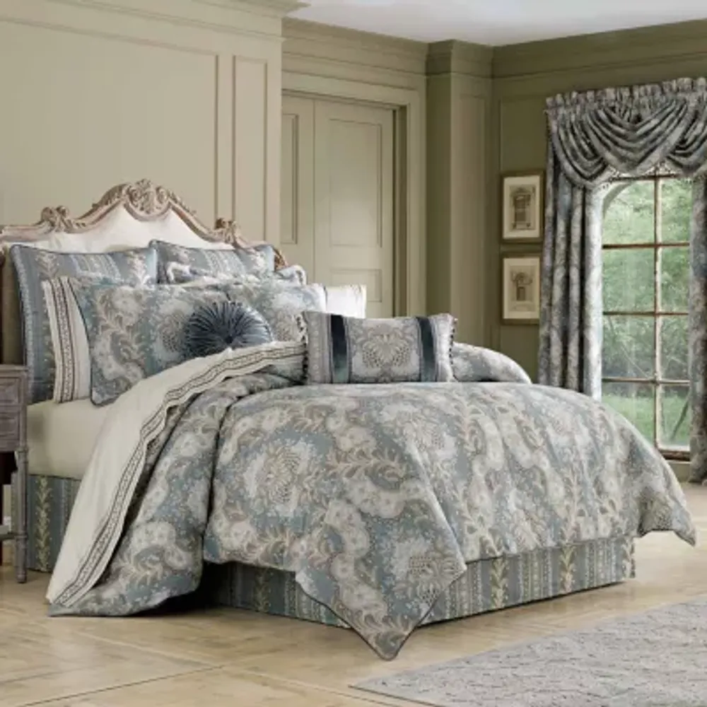 Queen Street Clorinda 4-pc. Damask + Scroll Comforter Set