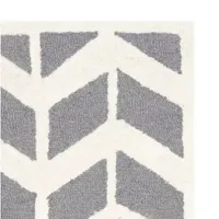 Safavieh Darius Chevron Area Rug