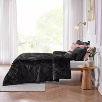 Intelligent Design Isabel Velvet Comforter Set with decorative pillow