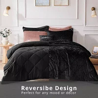 Intelligent Design Isabel Velvet Comforter Set with decorative pillow