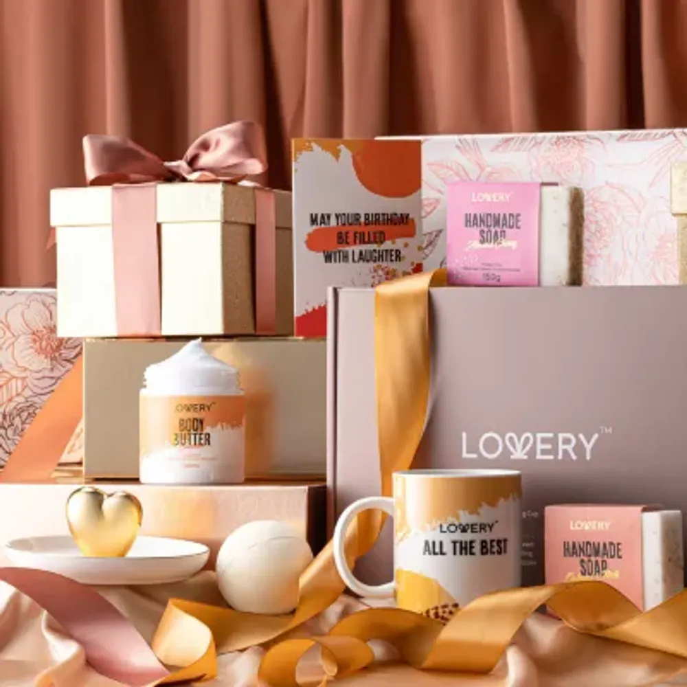 Lovery Birthday Gift Box - 8pc Personalized Spa Kit