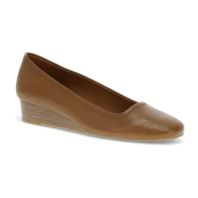 Baretraps Womens Covette Slip-On Shoe