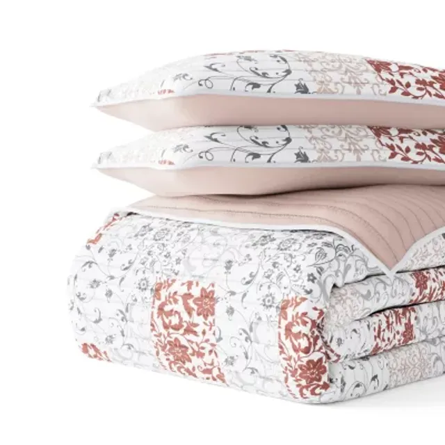 Casual Comfort Leaves Reversible Quilt Set