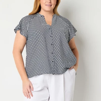 Liz Claiborne Plus Womens Short Sleeve Regular Fit Button-Down Shirt
