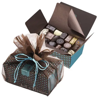 Ballotins chocolats, Ballotin g chocolats assortis et pochette organdi marron