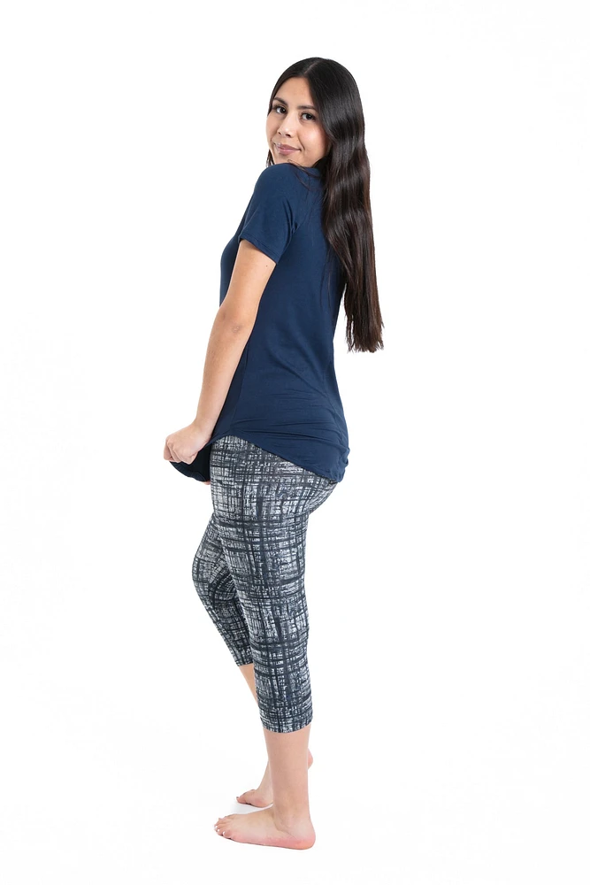 B&W Abstract - Capris