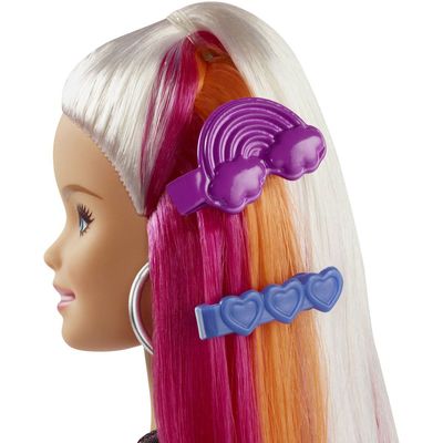 Barbie chevelure arc-en-ciel