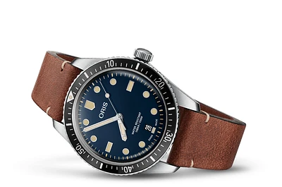 Divers Sixty?Five Date