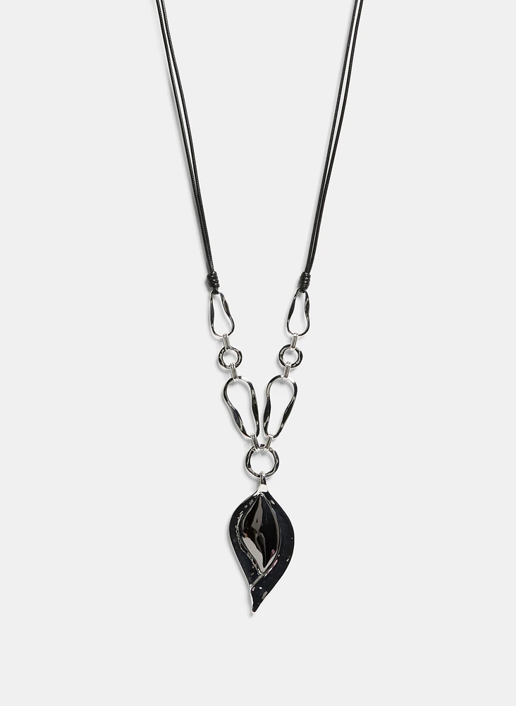 Two-Tone Leaf Pendant Necklace