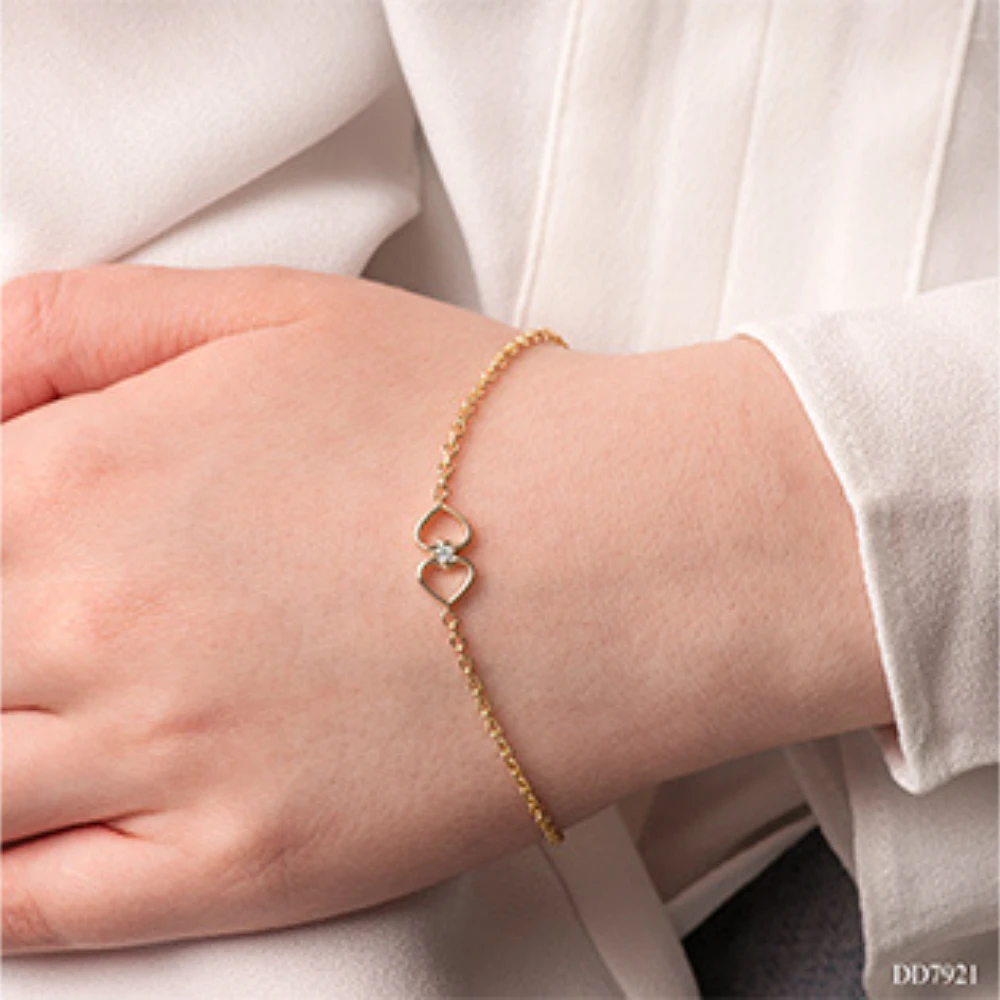 10K GOLD DIAMOND BRACELET
