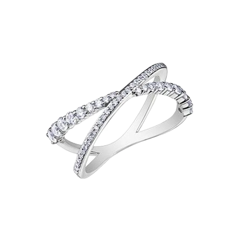 10K GOLD RING WITH DIAMONDS