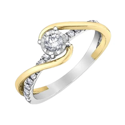 10K GOLD RING WITH DIAMONDS