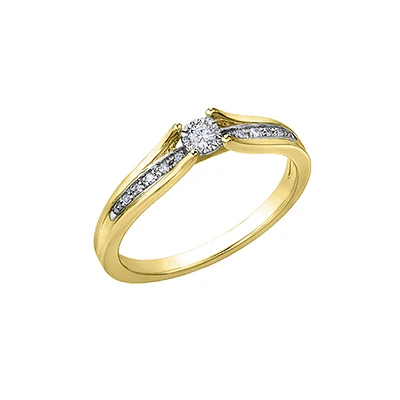 10K GOLD RING WITH DIAMONDS