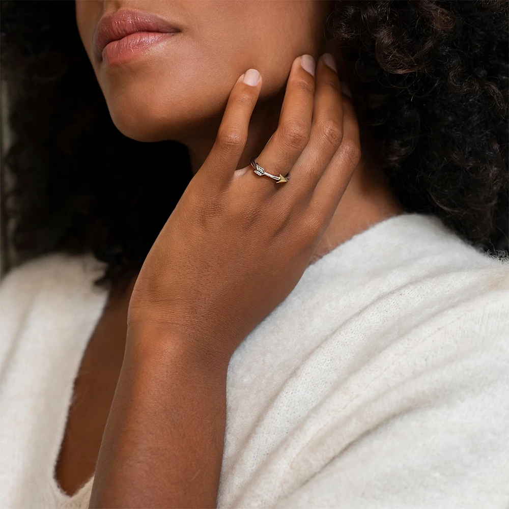 BAGUE FLÈCHE EN ARGENT