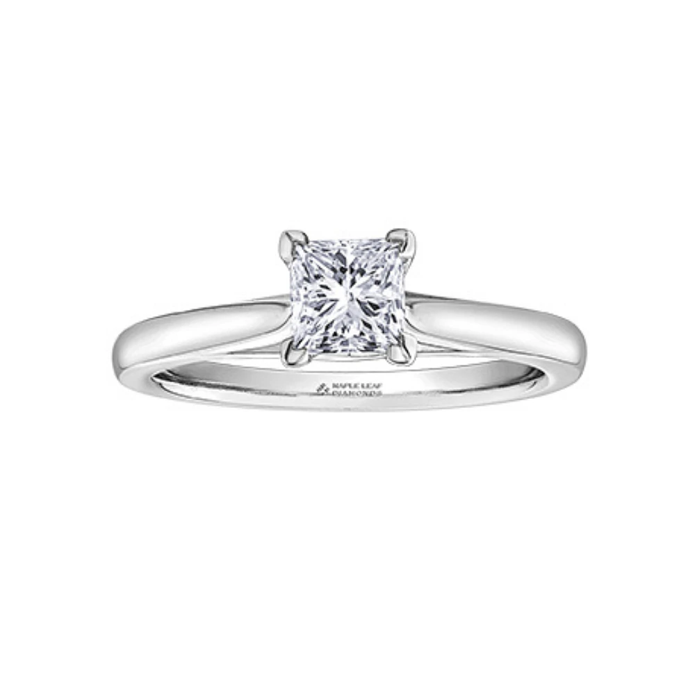 14K GOLD SOLITAIRE ENGAGEMENT RING