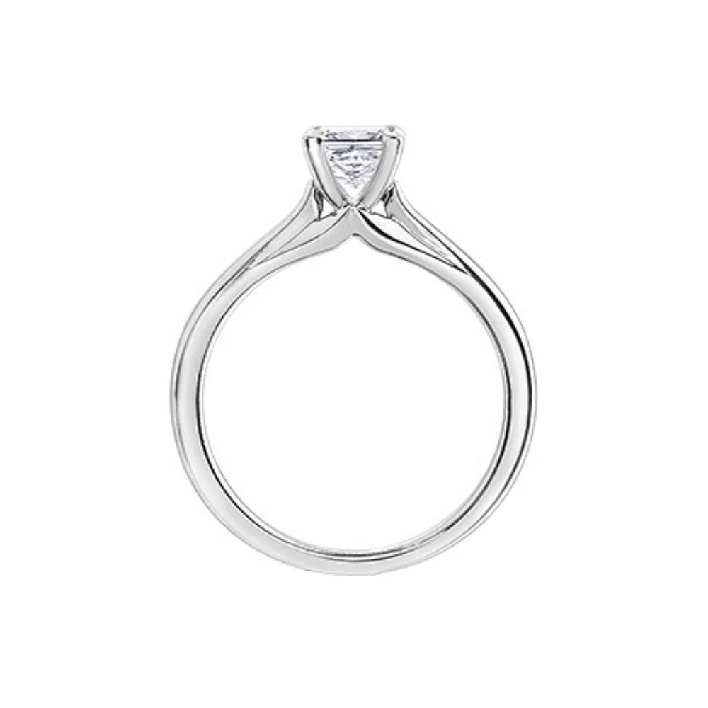 14K GOLD SOLITAIRE ENGAGEMENT RING