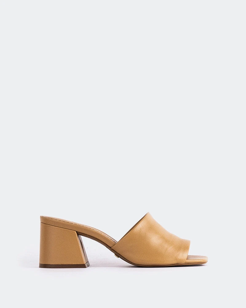 L'INTERVALLE Clarabelle Women's Shoe Mule Sandal Leather