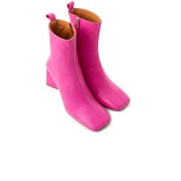 Mannedorf Fuschia Leather