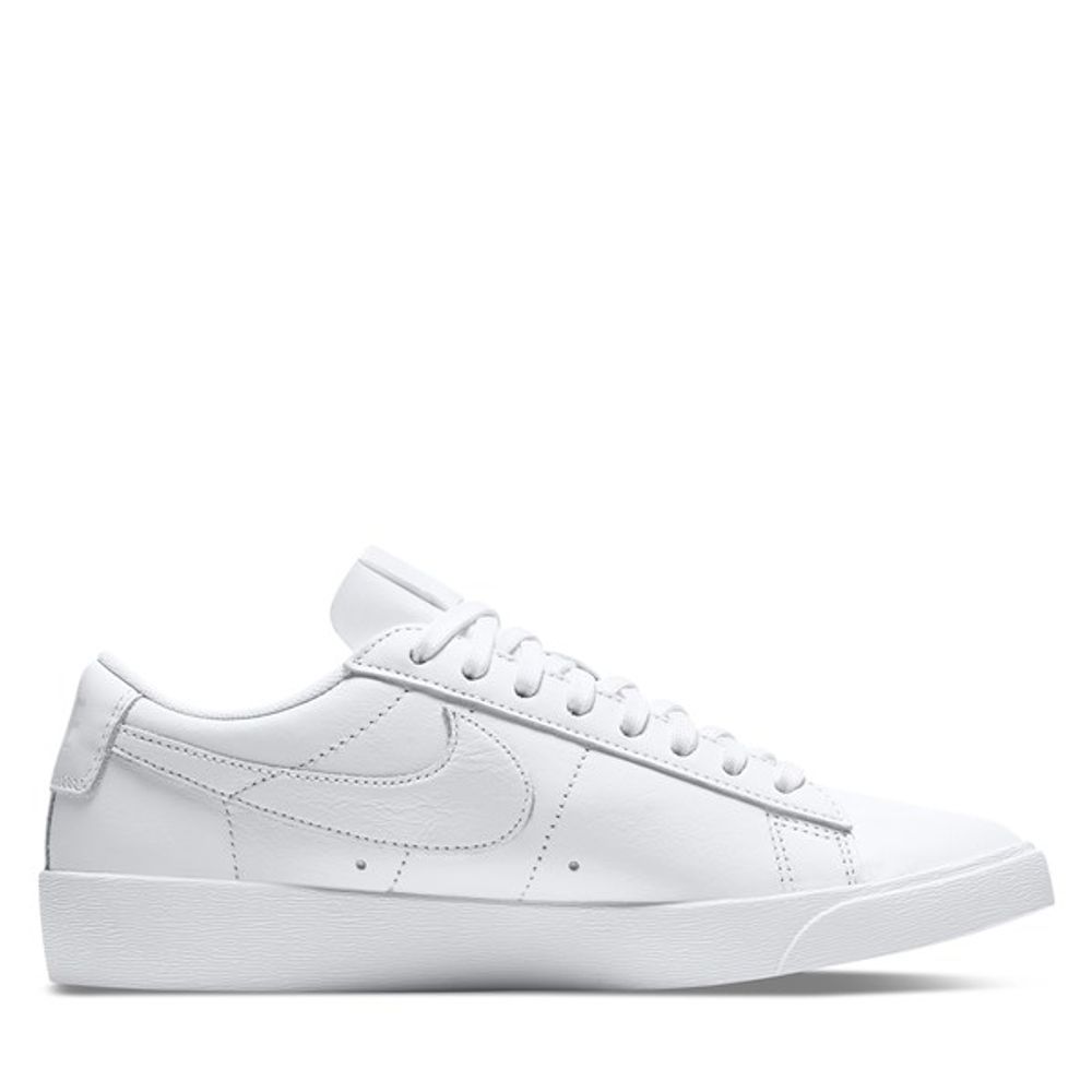 Baskets Blazer blanches pour femmes, taille - Nike