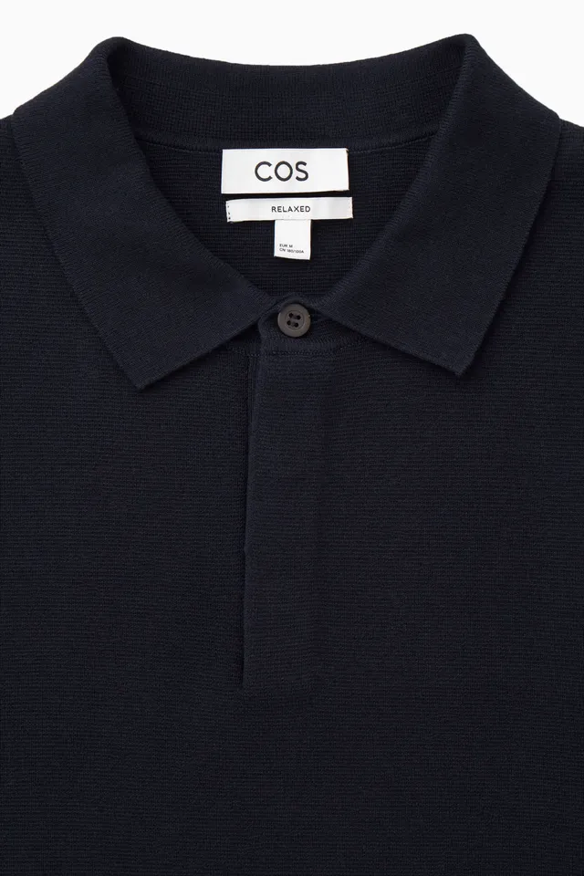 COS TEXTURED KNITTED POLO SHIRT