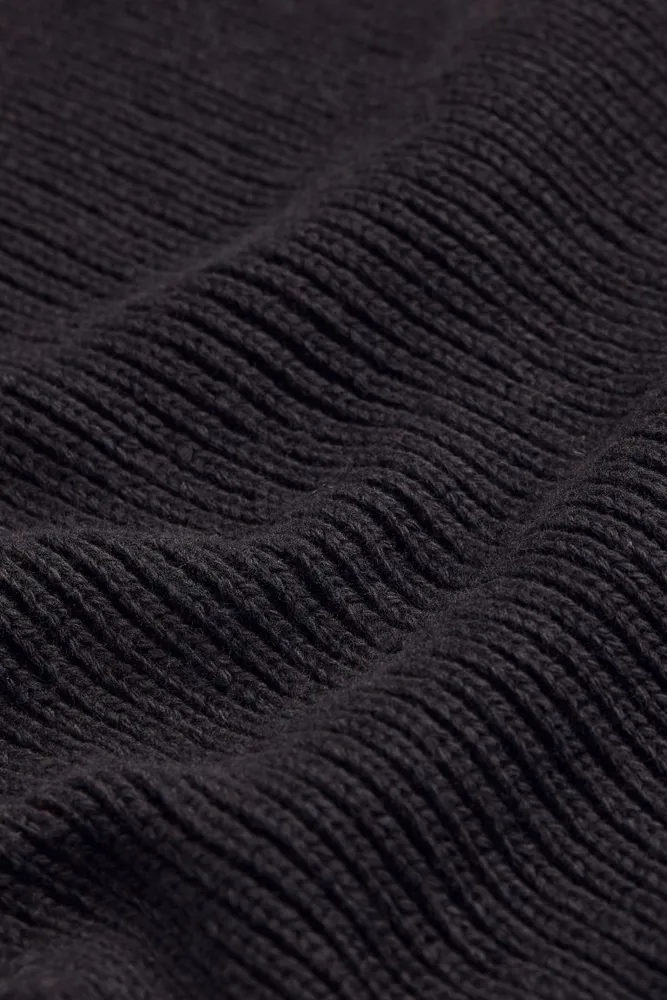 Rib-knit Scarf