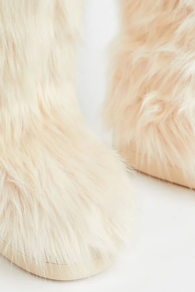 Boots with Faux Fur