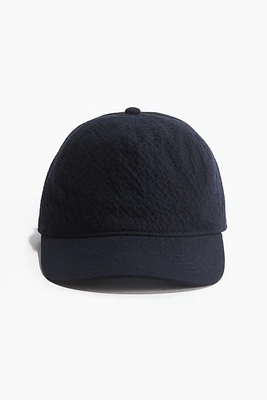 Casquette gaufrée