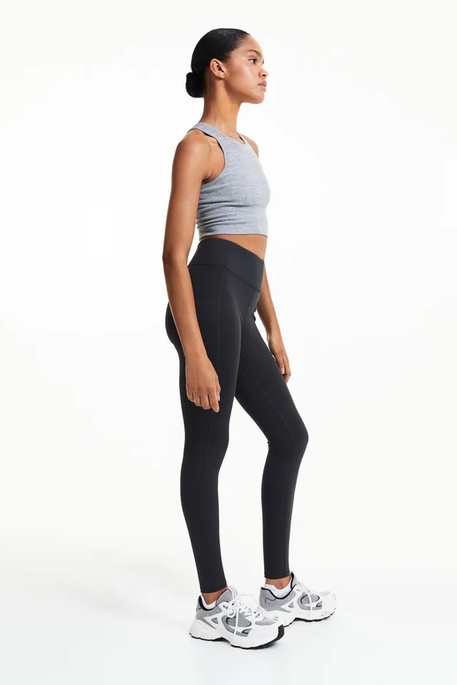 DryMove™ Seamless Hot Pants