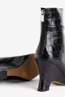 Heeled Pointed-toe Boots