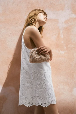 Minirobe avec broderie anglaise