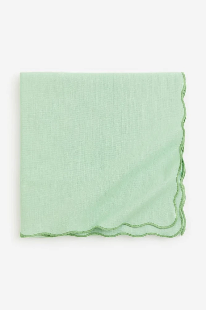 Scalloped-edge Tablecloth