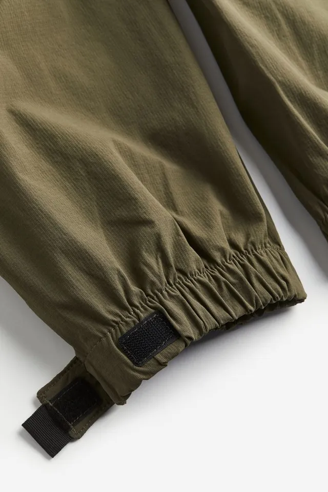 Relaxed Fit Nylon Cargo Pants - Light sage green - Men