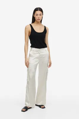Pantalon cargo en satin