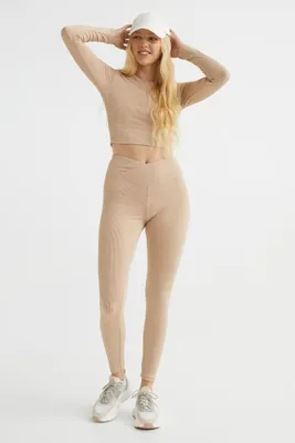Legging avec taille en V