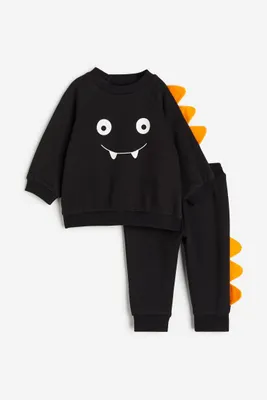 2-piece Appliquéd Sweatsuit