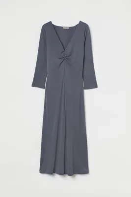 Robe à encolure en V