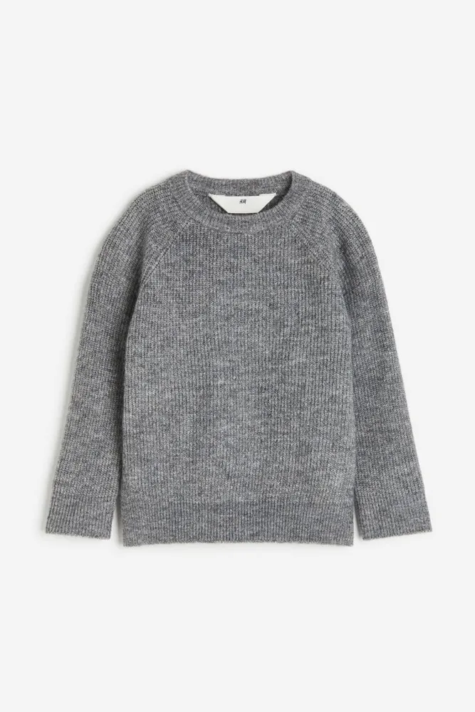 Raglan-sleeved Sweater