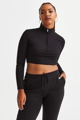 Hu0026m Half-zip Crop Top | Metropolis at Metrotown