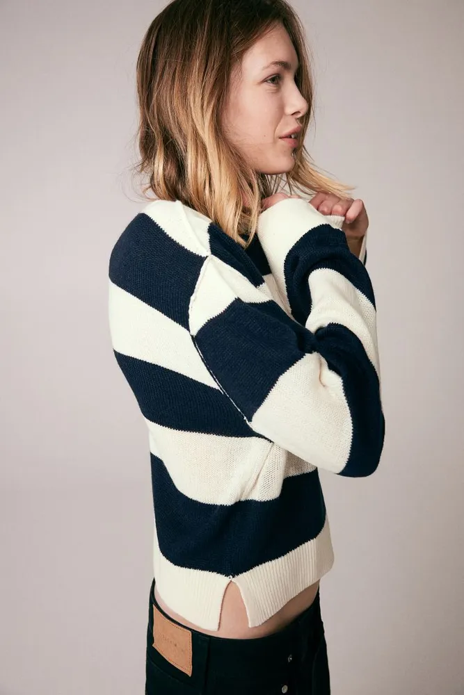 Sweater with Linked Seams