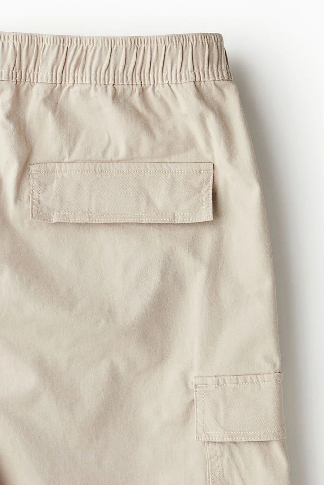 Loose Fit Twill Cargo Shorts